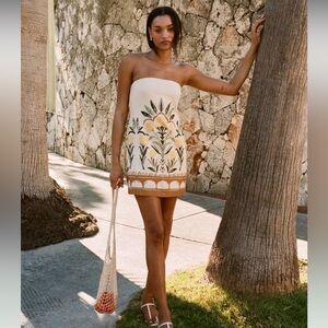 The A&F Scarlett Strapless Linen-Blend Skort Mini Dress